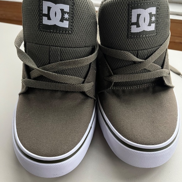 BNWT Mens DC Anvil US Size 9 Shoes - Picture 3 of 10